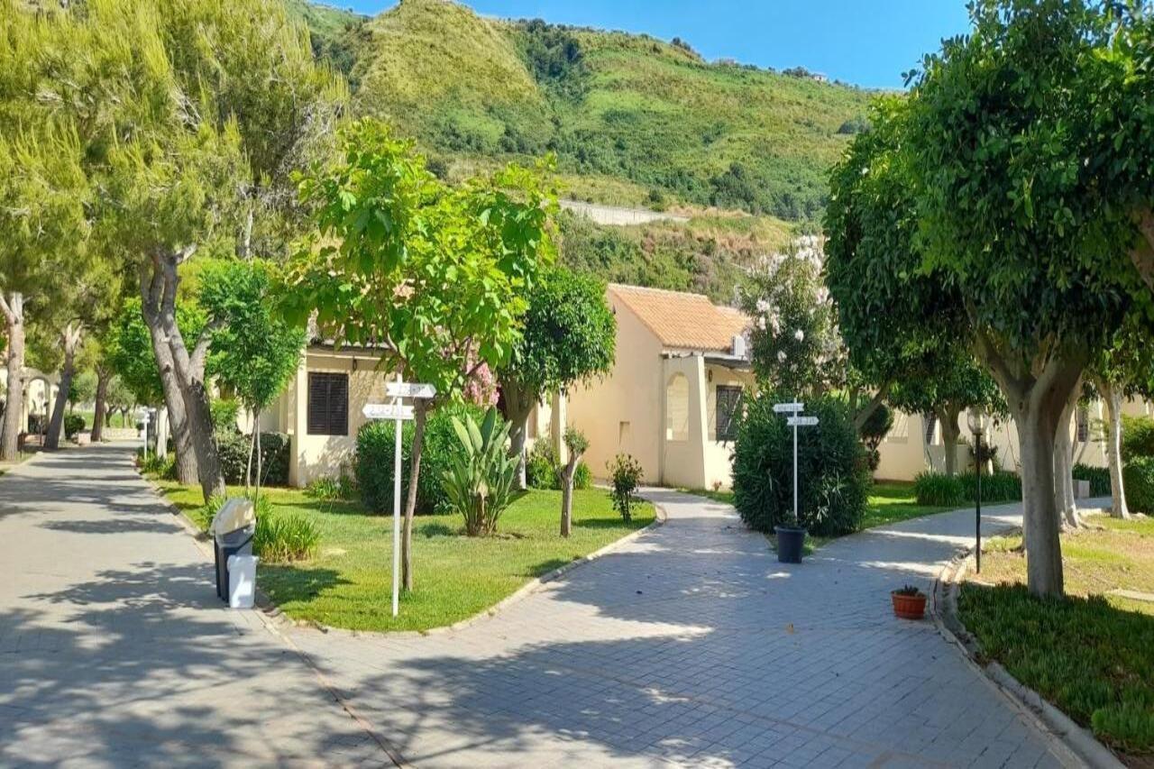 Hotel Voi Le Muse Essentia Zambrone Esterno foto